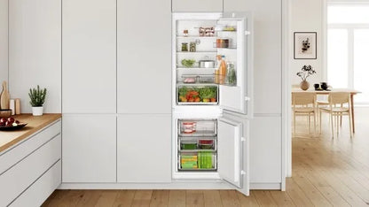 Bosch KIN86NSE0G, Built-in fridge-freezer with freezer at bottom