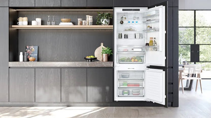 Siemens KB96NADD0G, Built-in fridge-freezer with freezer at bottom