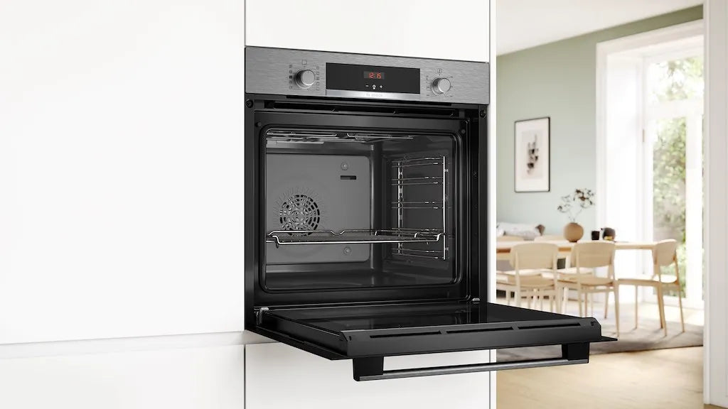 Bosch HQA534BS3B, Built-in oven with added steam function
