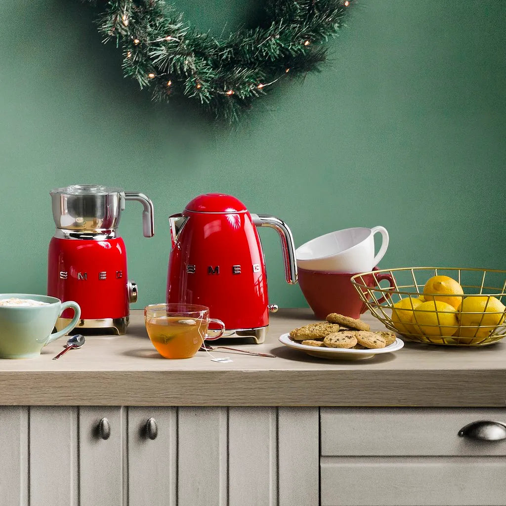 Smeg KLF03RDUK Kettle, Red