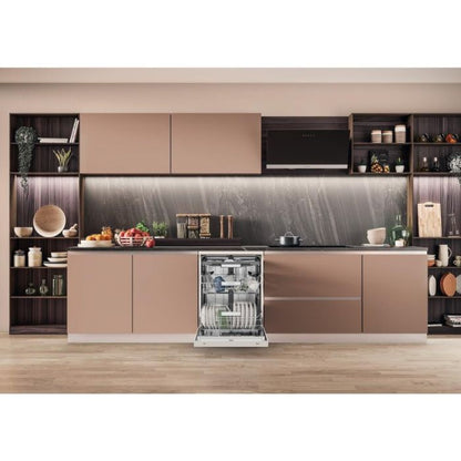 Hotpoint H7F HS41 UK Maxi Space Freestanding Dishwasher