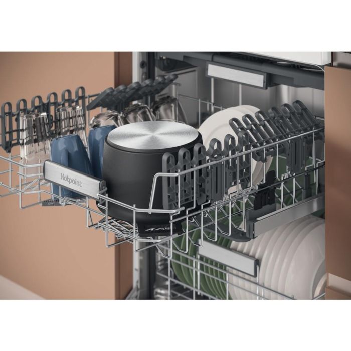 Hotpoint H7F HS41 UK Maxi Space Freestanding Dishwasher
