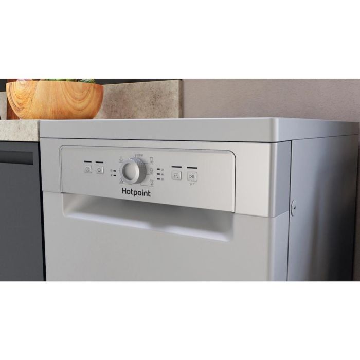 Hotpoint HF9E 1B19 S UK Slimline Freestanding Dishwasher