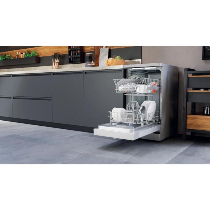 Hotpoint HF9E 1B19 S UK Slimline Freestanding Dishwasher