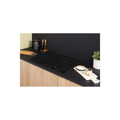 Hotpoint HR724BH 77cm 4 Zone Ceramic Hob with Oval Dual Zone