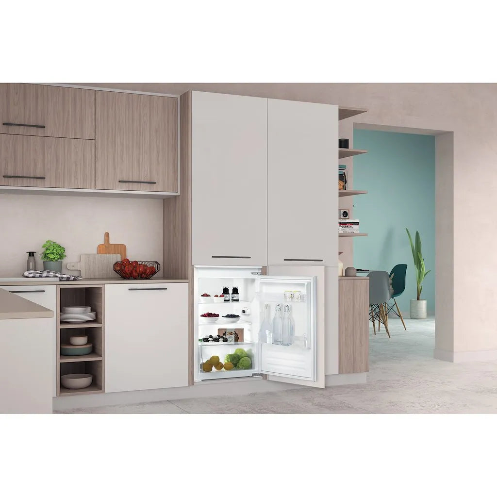 Indesit INS 9012 Built-In Larder Fridge